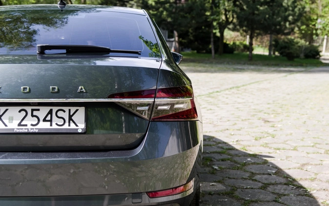 Skoda Superb cena 106899 przebieg: 59000, rok produkcji 2019 z Gozdnica małe 172